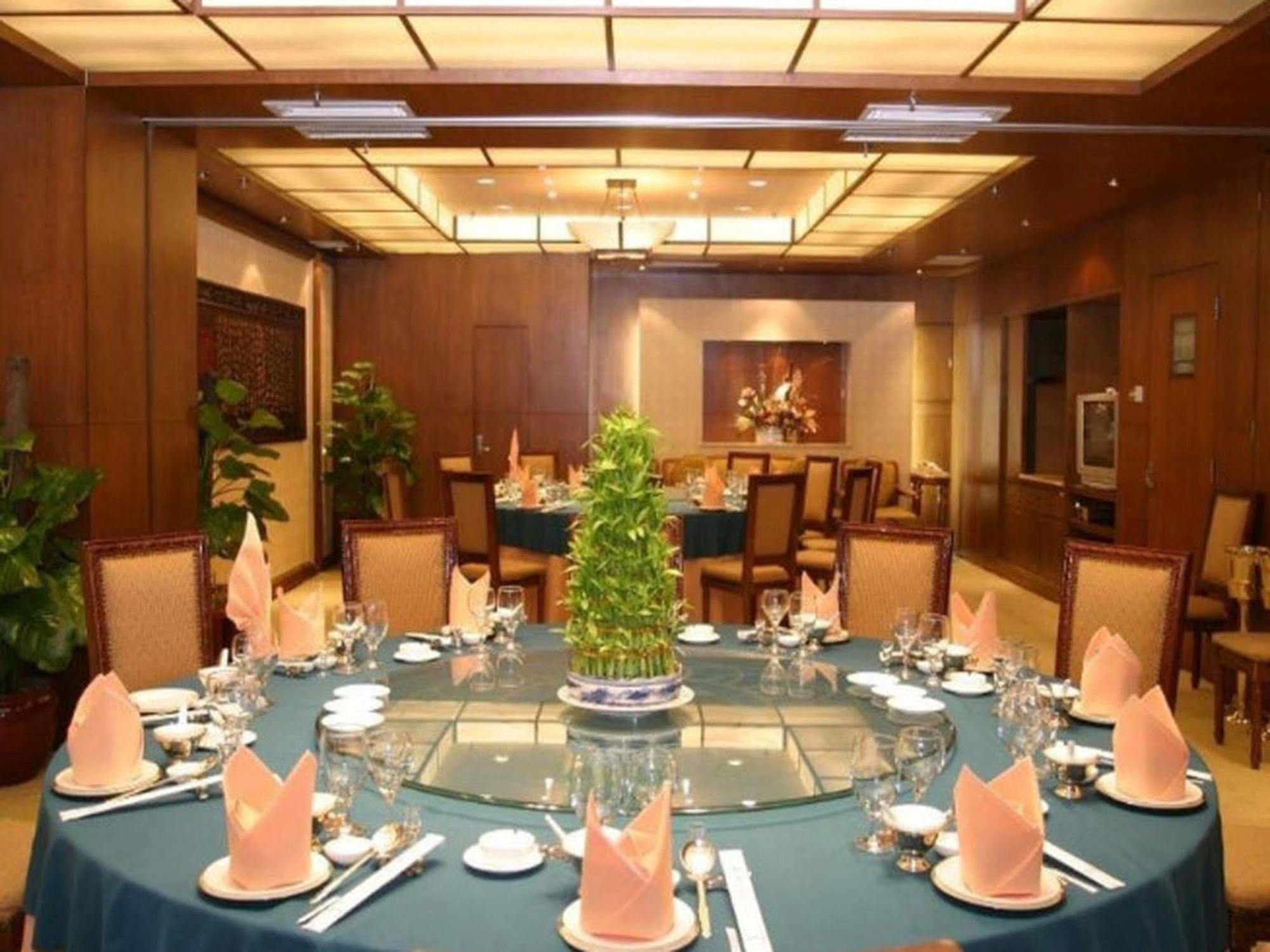 Guangzhou Hotel Пекин Экстерьер фото